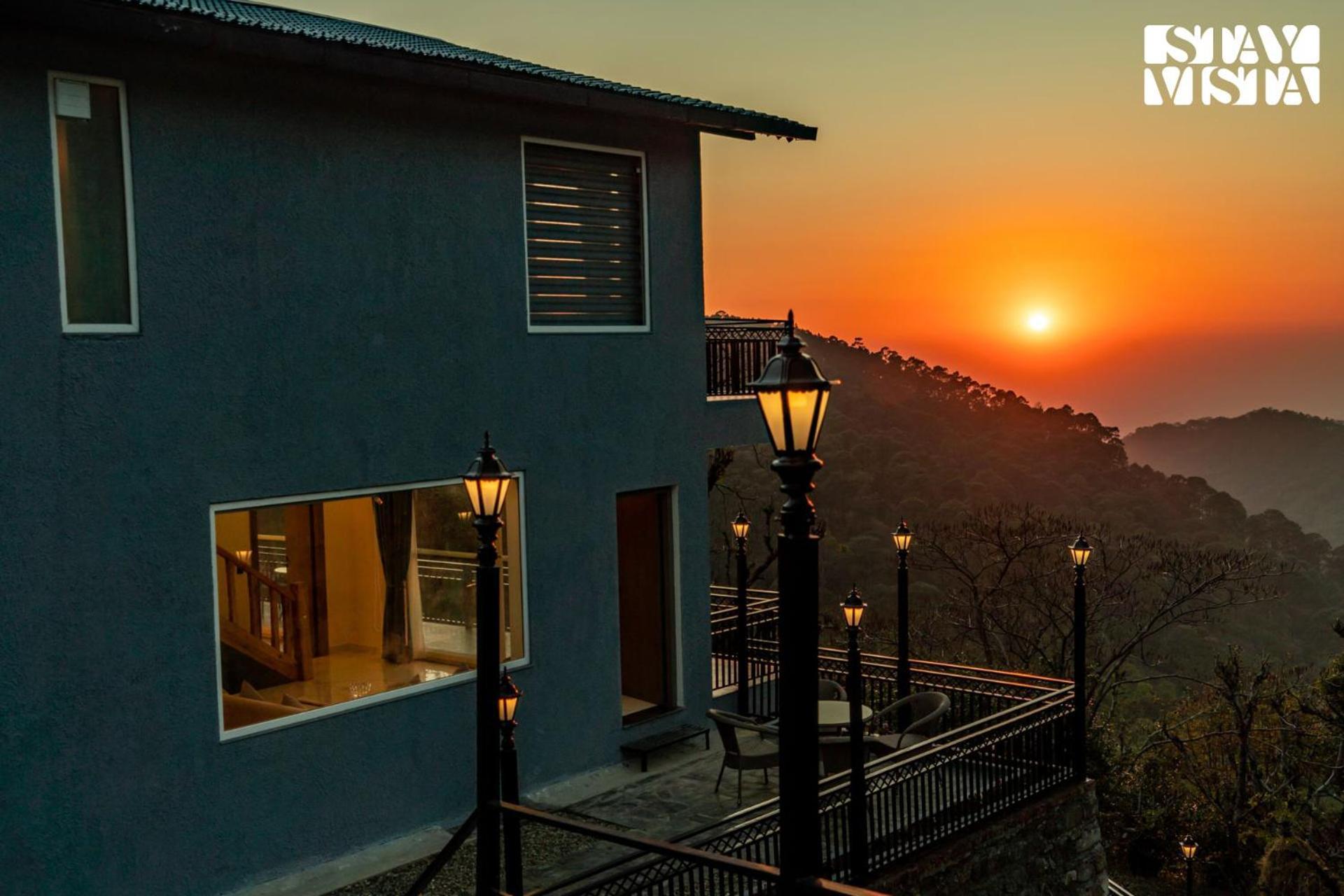 Stayvista At Sunset Springs With Pool & Views Nainital Extérieur photo