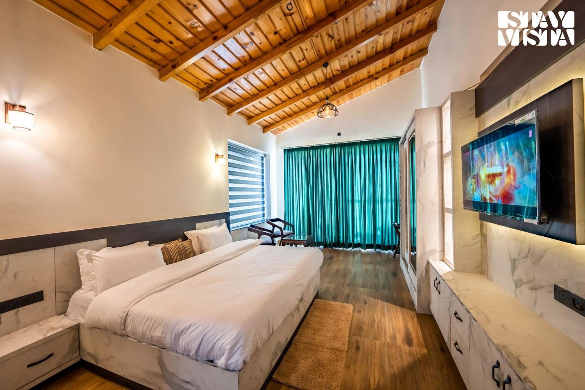Stayvista At Sunset Springs With Pool & Views Nainital Extérieur photo