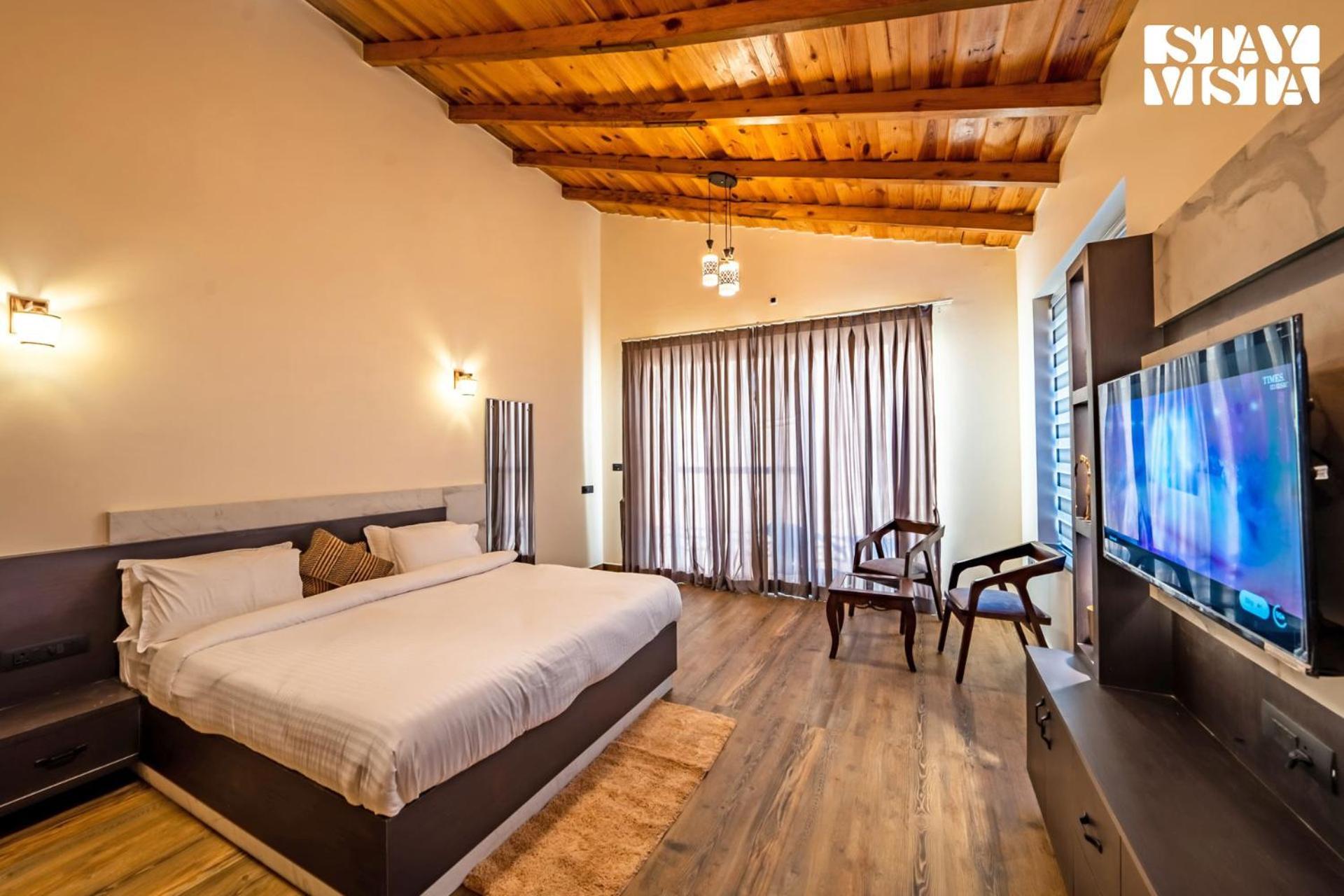 Stayvista At Sunset Springs With Pool & Views Nainital Extérieur photo